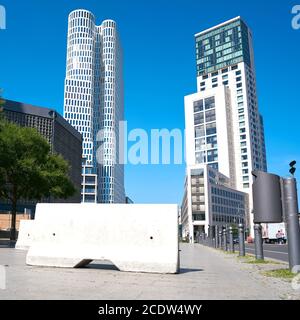 Konkrete Sperre für die Terrorismusbekämpfung auf dem Breitscheidplatz in der Innenstadt von Berlin. Stockfoto