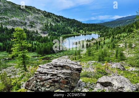 Einer von sieben Berg-Karakol-Seen im Altai-Gebirge, Russland Stockfoto