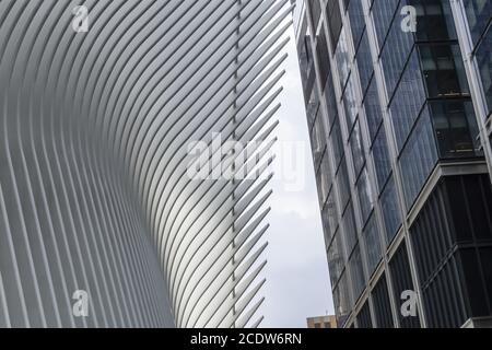 Szenen aus EINER blühenden Metropole an EINEM Summers Day Stockfoto