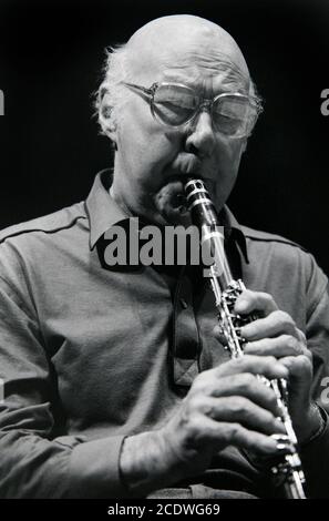 Jack Brymer an der Klarinette probt George Martins „drei amerikanische Skizzen“ mit dem Medici Quartett in der Queen Elizabeth Hall am Londoner South Bank. 13. März 1993. Foto: Neil Turner Stockfoto