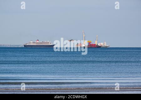 Queen Mary 2 vor der Weymouth Coast Stockfoto