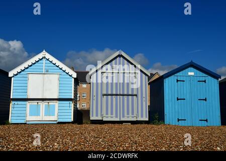 Strand Hütten auf Felixstowe Strandpromenade, Suffolk, Großbritannien Stockfoto