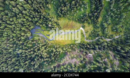 Luftaufnahme des Stablo-Sees in der Adamello-Presanella-Gruppe, Pellizzano in Trentino-Südtirol, Norditalien, Europa. Italienisch A Stockfoto