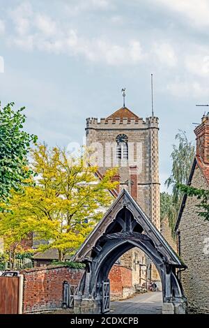 Dorchester on Thames (Oxfordshire, England): Kirche und Kirchhof mit Lychgate Stockfoto