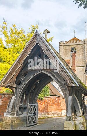 Dorchester on Thames (Oxfordshire, England): Kirche und Kirchhof mit Lychgate Stockfoto