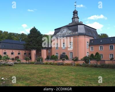 Romantisches rosa Schloss Schloss Wickrath in Mönchengladbach in Deutschland Stockfoto