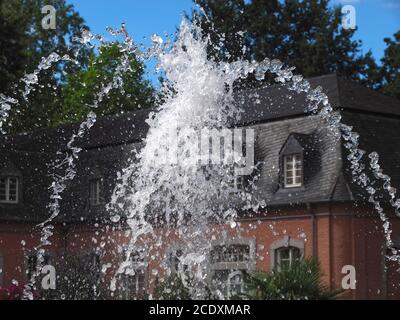 Romantisches rosa Schloss Schloss Wickrath in Mönchengladbach in Deutschland Stockfoto