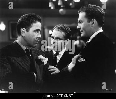 HUMPHREY BOGART JAMES CAGNEY und JEFFREY LYNN in DEN WILDEN ZWANZIGERN 1939 Regisseur RAOUL WALSH Originalgeschichte / Produzent Mark Hellinger Executive Producer Hal B. Wallis Warner Bros. Stockfoto