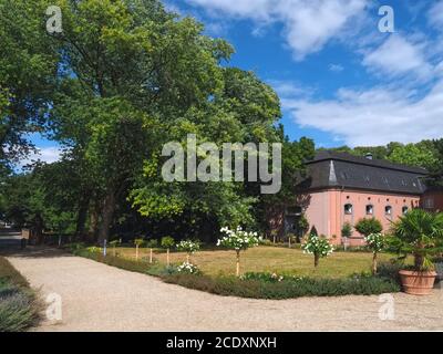 Romantisches rosa Schloss Schloss Wickrath in Mönchengladbach in Deutschland Stockfoto