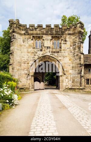 Nordosttor aus dem 15. Jahrhundert (1480) zur Zisterzienserwalley Abbey. Whalley, Lancashire, England, Großbritannien Stockfoto