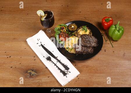 Essen ist ein wichtiger Teil einer ausgewogenen Ernährung.Es tut mir leid für das, was ich sagte, als ich hungrig war.gutes Essen, gutes Leben. Stockfoto