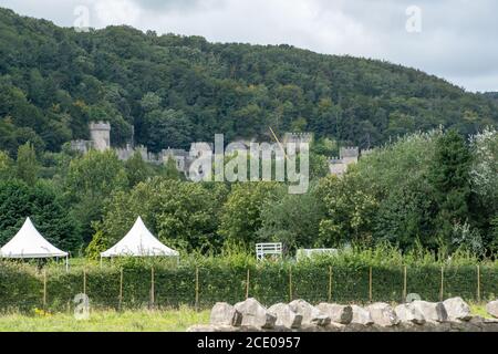 ABERGELE, Vereinigtes Königreich, 29. August 2020, Szenen von Gwrych Castle, Abergele, das Schauplatz der Serie I'm a Celebrity' aus dem Jahr 2021 ist. Das Schloss außerhalb von Abergele in Nordwales wurde aufgrund der Coronavirus-Pandemie ausgewählt, die den üblichen Standort Australiens verhinderte, Quelle: Gareth Tibbles Stockfoto