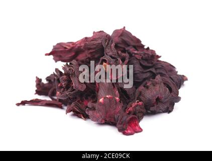 Getrocknete Hibiskusblüten. Hibiskus Tee close-up, auf weißem Hintergrund Stockfoto