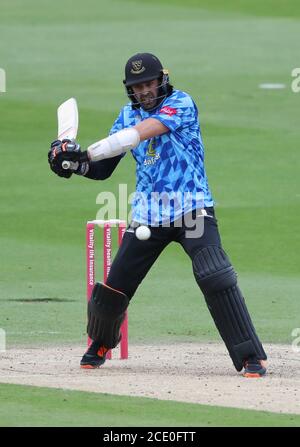 Hove, Großbritannien. August 2020. Sussex's David Wiese beim Vitality Blast T20 Match zwischen Sussex Sharks und Hampshire auf dem 1st Central County Ground, Hove Credit: James Boardman/Alamy Live News Stockfoto