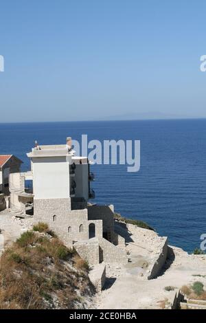 Die schönste Stadt der Türkei ist Karaburun Stadt Izmir. Schöne Küstenstadt Karaburun. Die schönsten Strände an der Küste von Karaburun. Stockfoto