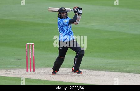 Hove, Großbritannien. August 2020. Sussex's David Wiese beim Vitality Blast T20 Match zwischen Sussex Sharks und Hampshire auf dem 1st Central County Ground, Hove Credit: James Boardman/Alamy Live News Stockfoto