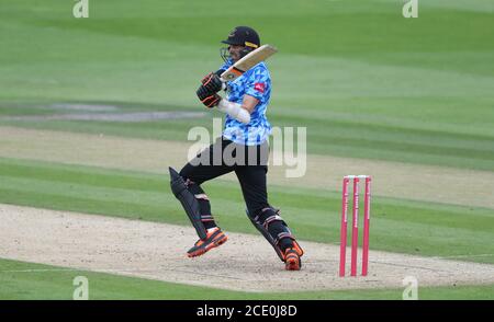 Hove, Großbritannien. August 2020. Sussex's David Wiese beim Vitality Blast T20 Match zwischen Sussex Sharks und Hampshire auf dem 1st Central County Ground, Hove Credit: James Boardman/Alamy Live News Stockfoto