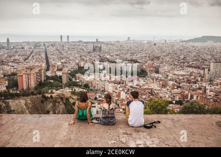 Vista Erlebe la ciutat de Barcelona des dels búnkers del Carmel Stockfoto