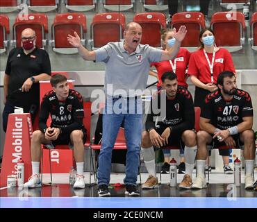 08/30/2020, Winterthur, Axa Arena, Handball Supercup Männer: Kadetten Schaffhausen - HSC Suhr Aarau, unzufriedener Supervisorin aus Suhr Stockfoto