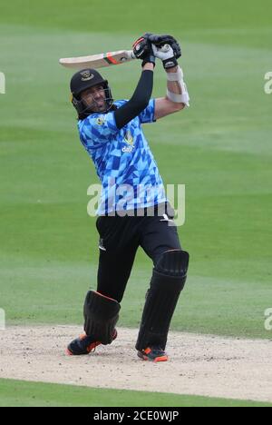 Hove, Großbritannien. August 2020. Sussex's David Wiese beim Vitality Blast T20 Match zwischen Sussex Sharks und Hampshire auf dem 1st Central County Ground, Hove Credit: James Boardman/Alamy Live News Stockfoto