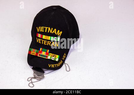 Vietnam Veteran Hut, Dog Tags & Service Ribbons Stockfoto