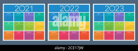 Farbenfroher Kalender für 2021, 2022 und 2023 Jahre. Die Woche beginnt am Sonntag. Isolierte Vektordarstellung. Stock Vektor