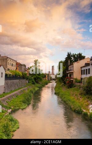 Wunderbarer Sonnenuntergang in Padua, Italien Stockfoto