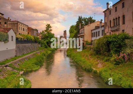 Wunderbarer Sonnenuntergang in Padua, Italien Stockfoto