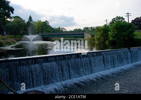 Hübscher Wasserbrunnen im Grace Lord Park in Boonton, New Jersey, USA. -02 Stockfoto