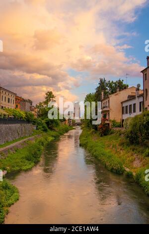 Wunderbarer Sonnenuntergang in Padua, Italien Stockfoto