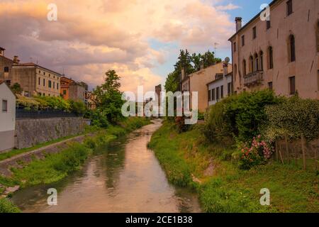 Wunderbarer Sonnenuntergang in Padua, Italien Stockfoto