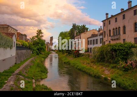 Wunderbarer Sonnenuntergang in Padua, Italien Stockfoto