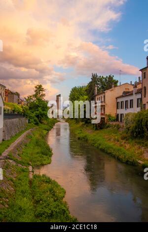 Wunderbarer Sonnenuntergang in Padua, Italien Stockfoto