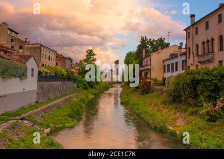 Wunderbarer Sonnenuntergang in Padua, Italien Stockfoto