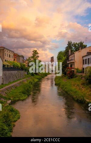 Wunderbarer Sonnenuntergang in Padua, Italien Stockfoto