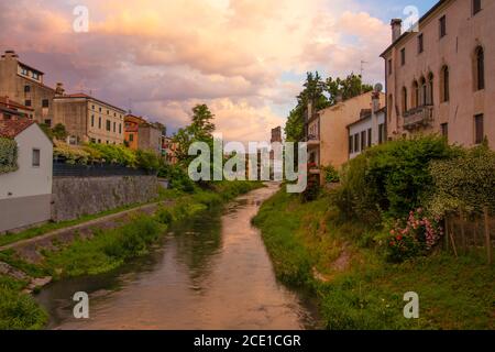 Wunderbarer Sonnenuntergang in Padua, Italien Stockfoto