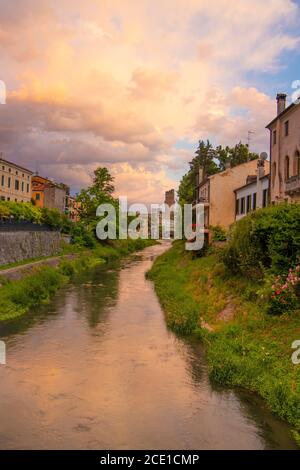 Wunderbarer Sonnenuntergang in Padua, Italien Stockfoto