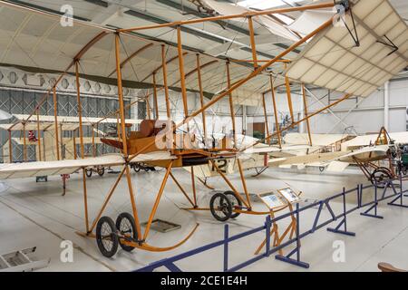 1910 Bristol Boxkite biplane (Replik) in Suttleworth Collection, Suttleworth Estate, Old Warden, Bedfordshire, England, Vereinigtes Königreich Stockfoto