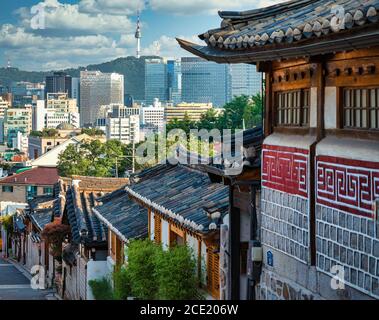 Bukchon Hanok Village in Seoul, Südkorea. Stockfoto