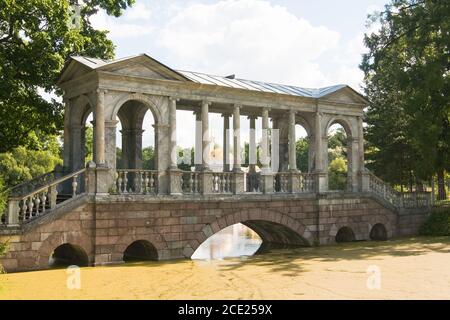 Marble Bridge (1770 - 1776), Zarskoje Selo (Puschkin), St. Petersburg, Russland. Stockfoto