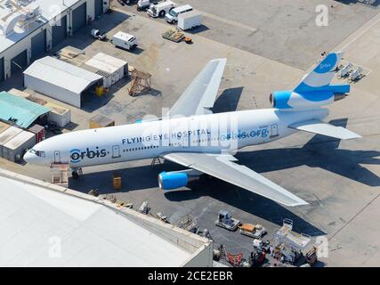 Orbis Flying Eye Hospital altes Douglas DC-10 Flugzeug. Luftspital zur Vermeidung von Blindheit und Augenerkrankungen. Projekt Orbis McDonnell Douglas. Stockfoto