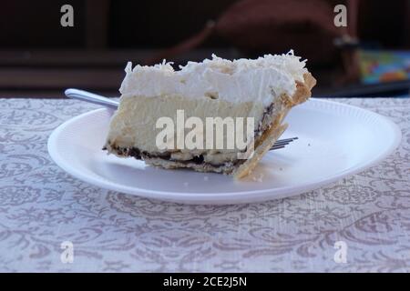 Kokosnuss-/Bananencreme, Pie Mit Schwarzem Boden Stockfoto