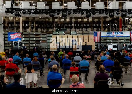 US-Präsident Donald Trump hält am 6. August 2020 in Clyde, Ohio, eine Rede vor den Mitarbeitern eines Produktionswerks der Whirlpool Corporation. Stockfoto