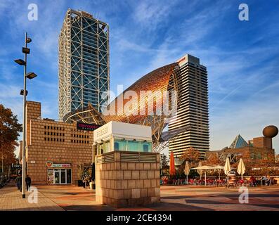 Goldene Fischstatue in Barcelona, Spanien Stockfoto