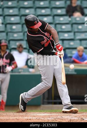 30. August 2020: FM RedHawks Outfielder Correlle Prime (11) trifft den Ball spät in der FM Redhawks Spiel gegen die Winnipeg Goldeyes in American Association Profi Baseball auf Newman Outdoor Field in Fargo, ND. Die RedHawks gewannen 6-2 für ihren achten Sieg in Folge. Foto von Russell Hons/CSM Stockfoto