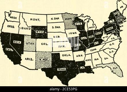 . Der Welt-Almanach und Enzyklopädie . WHITB-Staaten: Volles Wahlrecht. „Gefällt mir“-Staaten – Steuern, Schuldverschreibungen oder Schulwahlrecht. Gepunktete Statb (nUnoa) – Präsidentenwahl, Teilbezirke und Staat, kommunales Wahlrecht. Schwarz. Staaten – No suHrage.PROHIBITION KARTE DER VEREINIGTEN STAATEN.. SCHWARZ zeigt nasse Staaten an; Weiße trockene Staaten; lined State (Minnesota) teilweise nass und trocken.GEPUNKTETE Staaten (Florida, New Mexico und Utaiy Gouverneure-wählen im Jahr 1916 und Legislaturen zugesagt Verbot. 778 Wahlerklärungen und Landesregierungen. WAHLWIEDERKEHR UND LANDESREGIERUNGEN. ALABAMA. CorrNTiES.(C7.) Autauga..Baldwin. .Barbour. BIBB Stockfoto