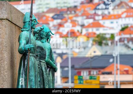 Bergen, Norwegen Sailor's Monument und Häuser Stockfoto