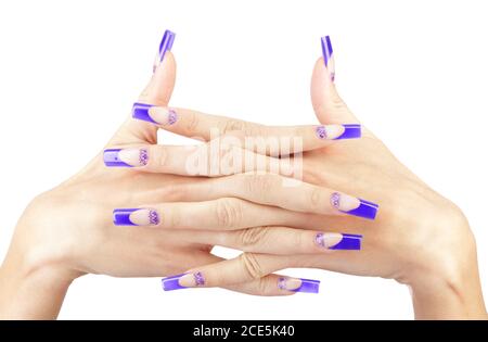 Hände mit blauen französisch Acryl Nägel Maniküre und Malerei Stockfoto