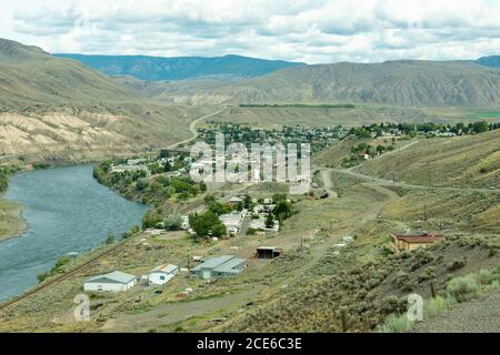 Eine Luftaufnahme der Stadt Ashcroft am Thompson River in British Columbia, Kanada Stockfoto