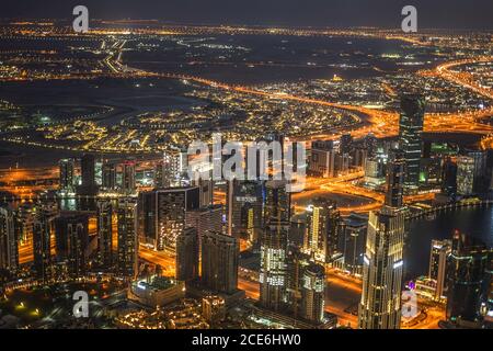 Dubai Nachtansicht von der Aussichtsplattform des Burj Khalifa Stockfoto